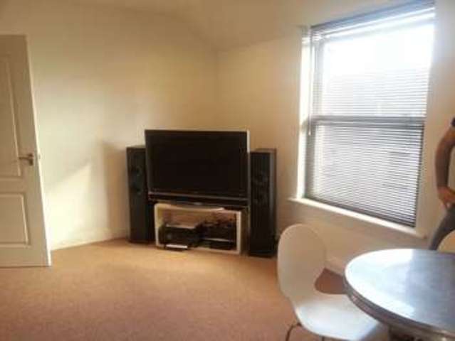  Image of 2 bedroom Flat to rent in Rowley Road St. Marychurch Torquay TQ1 at Rowley Road  Torquay, TQ1 4PW