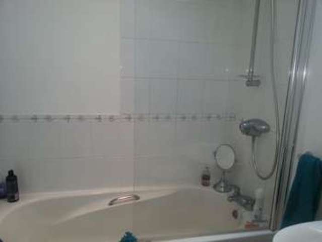  Image of 2 bedroom Flat to rent in Rowley Road St. Marychurch Torquay TQ1 at Rowley Road  Torquay, TQ1 4PW