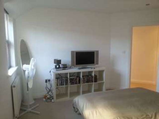  Image of 2 bedroom Flat to rent in Rowley Road St. Marychurch Torquay TQ1 at Rowley Road  Torquay, TQ1 4PW