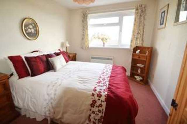  Image of 2 bedroom Flat to rent in Salthouse Road Clevedon BS21 at Salthouse Road  Clevedon, BS21 7TR