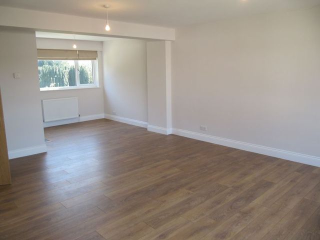  Image of 3 bedroom Terraced house to rent in Rookery Court Marlow SL7 at Rookery Court  Marlow, SL7 3HR