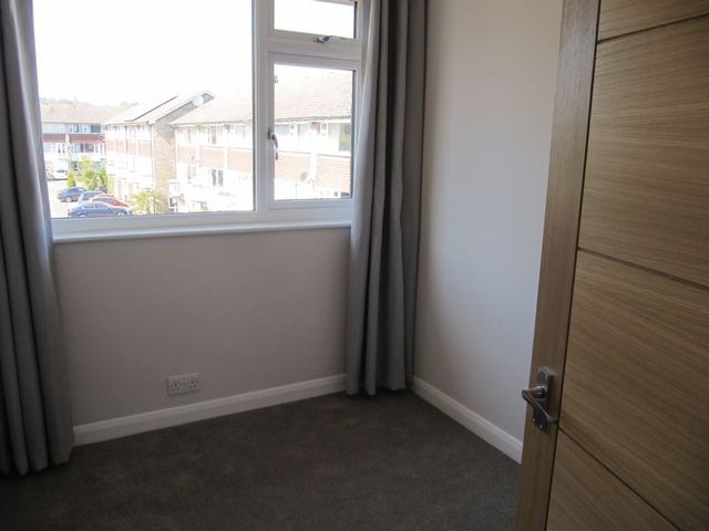  Image of 3 bedroom Terraced house to rent in Rookery Court Marlow SL7 at Rookery Court  Marlow, SL7 3HR