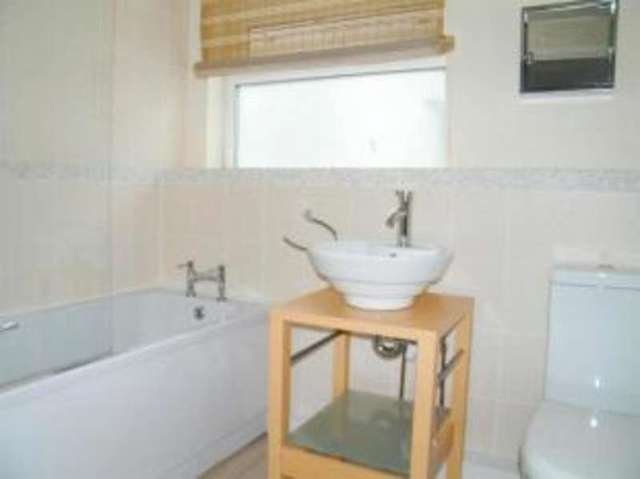  Image of 2 bedroom Flat for sale in Seaton Down Hill Seaton EX12 at Seaton Down Hill Seaton Seaton, EX12 2TH