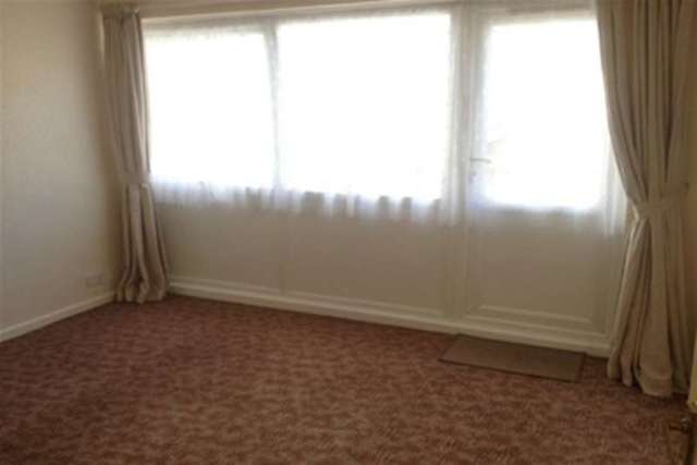  Image of 1 bedroom Flat to rent in New Road Brixham TQ5 at Brixham, TQ5 8NJ
