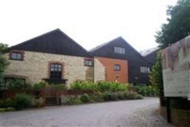  Image of 3 bedroom Flat to rent in Sotherington Lane Selborne Alton GU34 at Alton, GU34 3LP