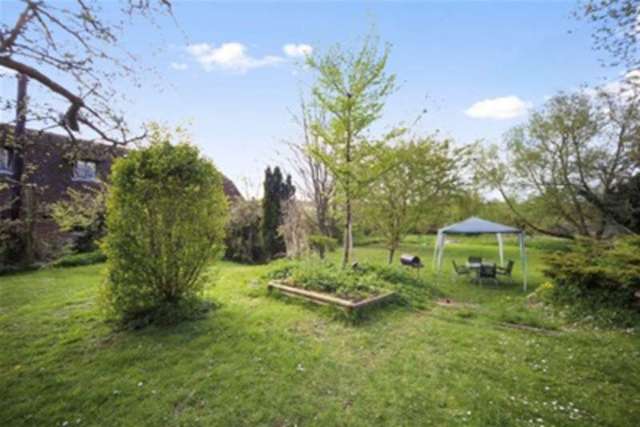  Image of 2 bedroom Property to rent in Chalk Lane Shackleford Godalming GU8 at Godalming, GU8 6AJ