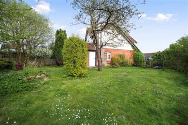  Image of 2 bedroom Property to rent in Chalk Lane Shackleford Godalming GU8 at Godalming, GU8 6AJ