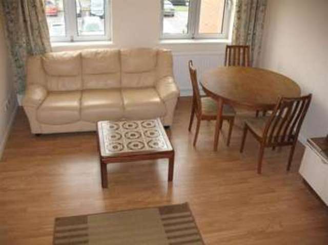  Image of 2 bedroom Apartment to rent in Shifford Crescent Maidenhead SL6 at Maidenhead Berkshire Maidenhead, SL6 7UA