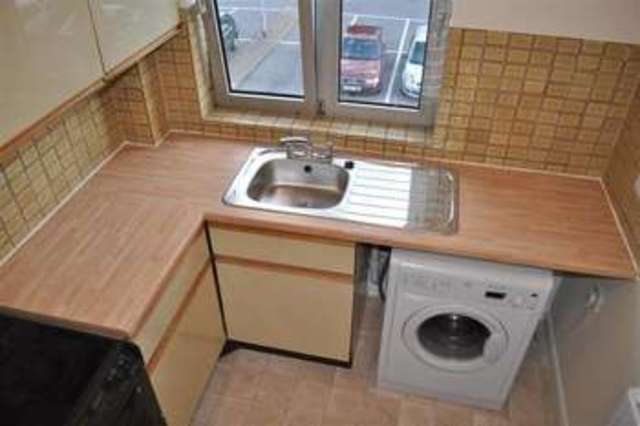  Image of 2 bedroom Apartment to rent in Shifford Crescent Maidenhead SL6 at Maidenhead Berkshire Maidenhead, SL6 7UA