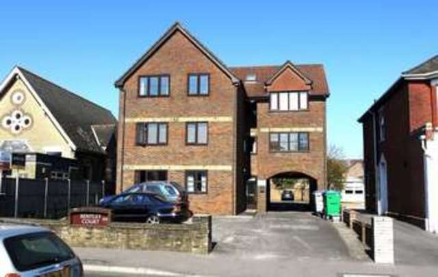  Image of 1 bedroom Flat for sale in Shirley Road Shirley Southampton SO15 at Shirley Road Shirley Southampton, SO15 3FH