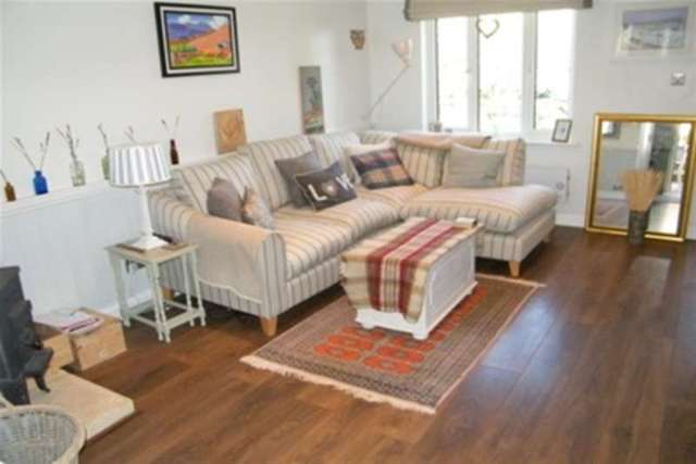  Image of 2 bedroom Property to rent in Short Hedges Close Northleach Cheltenham GL54 at Cheltenham, GL54 3PD