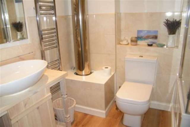  Image of 2 bedroom Property to rent in Short Hedges Close Northleach Cheltenham GL54 at Cheltenham, GL54 3PD
