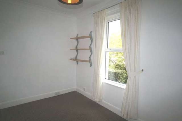  Image of 1 bedroom Flat to rent in Solsbro Road Torquay TQ2 at Solsbro Road TORQUAY Devon, TQ2 6PF