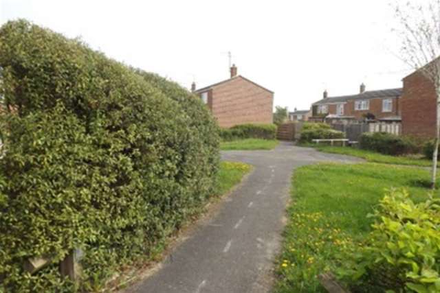  Image of 3 bedroom Detached house to rent in Cornish Close Basingstoke RG22 at Basingstoke, RG22 6SJ
