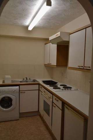  Image of 2 bedroom Flat to rent in South Parade Southsea PO5 at South Parade  Southsea, PO5 2JF