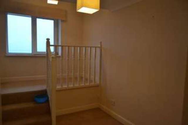  Image of 2 bedroom Flat to rent in South Parade Southsea PO5 at South Parade  Southsea, PO5 2JF