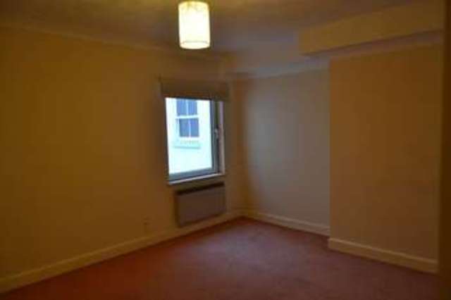  Image of 2 bedroom Flat to rent in South Parade Southsea PO5 at South Parade  Southsea, PO5 2JF