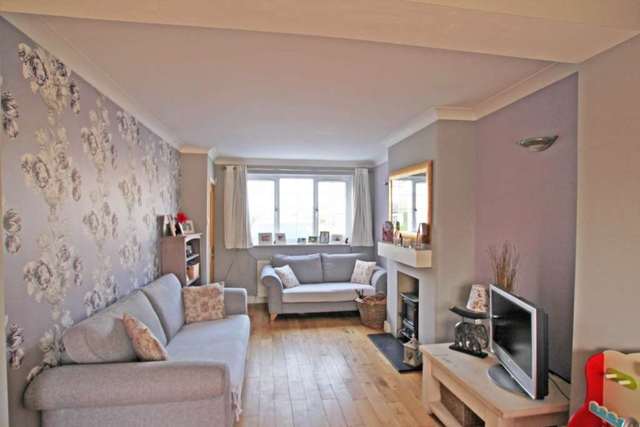  Image of 3 bedroom Semi-Detached house for sale in South Park Avenue Didcot OX11 at South Park Avenue  Didcot, OX11 8NB