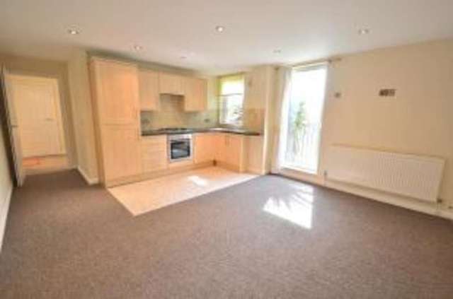  Image of 2 bedroom Flat for sale in Southchurch Avenue Southend-on-Sea SS1 at Southend-on-Sea Essex Southend-on-Sea, SS1 2RR