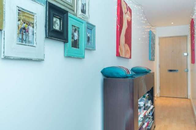  Image of 1 bedroom Flat for sale in St. Davids Square London E14 at Canary Wharf, E14 3WF