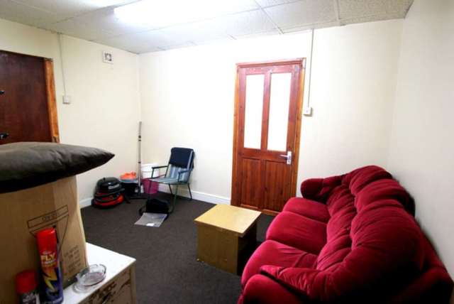  Image of Detached house to rent in St. James