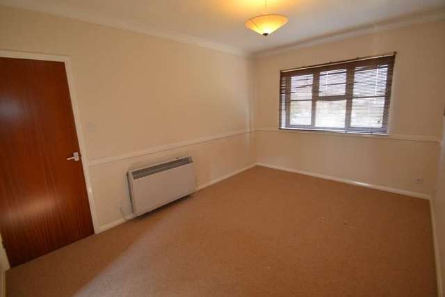  Image of 1 bedroom Flat to rent in St. Peters Way Irthlingborough Wellingborough NN9 at Irthlingborough  Northamptonshire, NN9 5SD