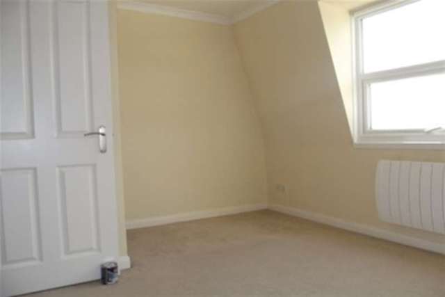  Image of 2 bedroom Flat to rent in Station Road London NW4 at London, NW4 4PN