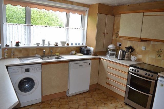  Image of 3 bedroom Detached house for sale in Station Road Ulceby DN39 at Station Road  Ulceby, DN39 6UA