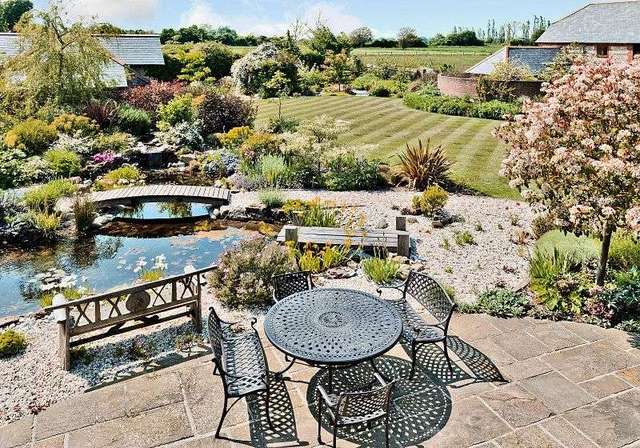  Image of 5 bedroom Barn Conversion to rent in Steels Lane Chidham Chichester PO18 at Steels Lane Chidham Chichester, PO18 8TB