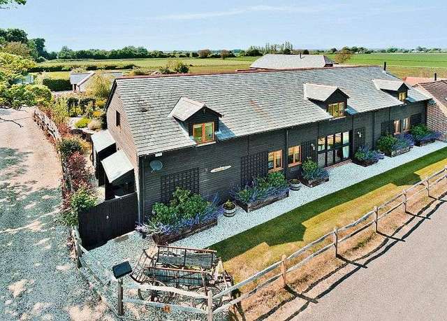  Image of 5 bedroom Barn Conversion to rent in Steels Lane Chidham Chichester PO18 at Steels Lane Chidham Chichester, PO18 8TB