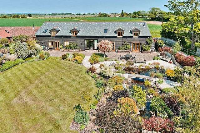  Image of 5 bedroom Barn Conversion to rent in Steels Lane Chidham Chichester PO18 at Steels Lane Chidham Chichester, PO18 8TB