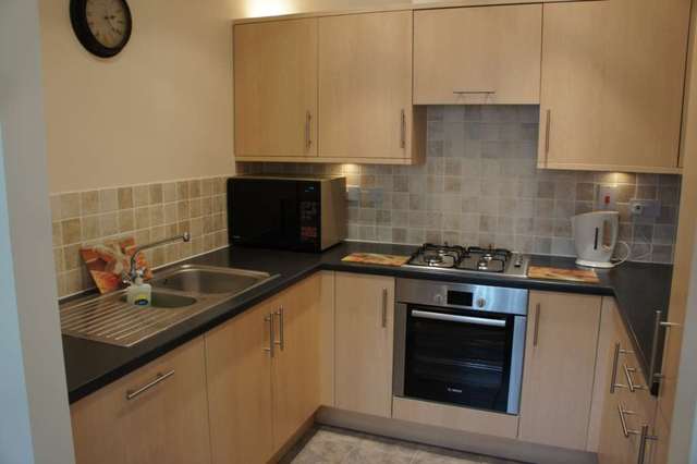  Image of 2 bedroom Apartment to rent in Stone Court Maidenbower Crawley RH10 at Stone Court Worth Crawley, RH10 7RX