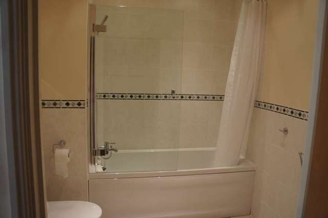  Image of 2 bedroom Apartment to rent in Stone Court Maidenbower Crawley RH10 at Stone Court Worth Crawley, RH10 7RX