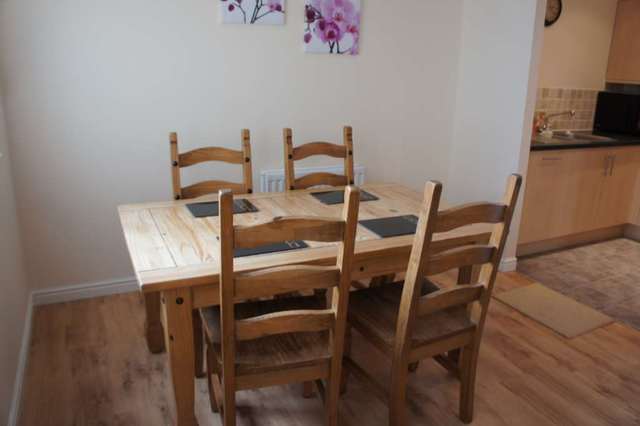  Image of 2 bedroom Apartment to rent in Stone Court Maidenbower Crawley RH10 at Stone Court Worth Crawley, RH10 7RX