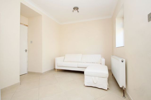  Image of 3 bedroom Detached house to rent in Holdenhurst Road Bournemouth BH8 at Holdenhurst Road  Bournemouth, BH8 8DG