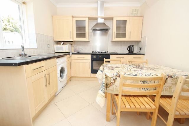  Image of 3 bedroom Detached house to rent in Holdenhurst Road Bournemouth BH8 at Holdenhurst Road  Bournemouth, BH8 8DG