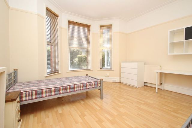  Image of 3 bedroom Detached house to rent in Holdenhurst Road Bournemouth BH8 at Holdenhurst Road  Bournemouth, BH8 8DG