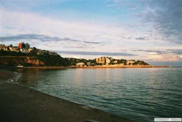  Image of 2 bedroom Flat to rent in Alta Vista Road Paignton TQ4 at Paignton, TQ4 6DA