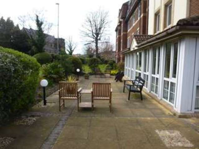  Image of 1 bedroom Retirement Property for sale in Conway Road Rhos on Sea Colwyn Bay LL29 at 78 Conway Road  Colwyn Bay, LL29 7LE