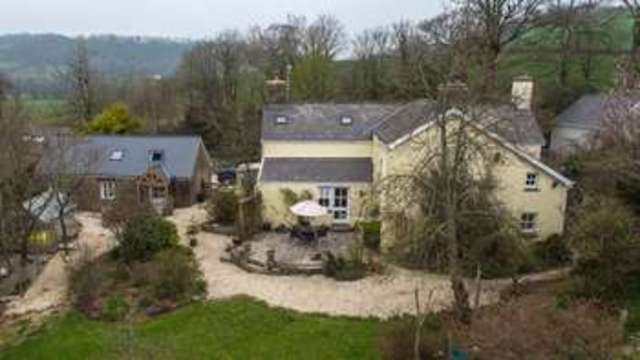  Image of 5 bedroom Detached house for sale in Llawhaden Narberth SA67 at Narberth Pembrokeshire Llawhaden, SA67 8HJ