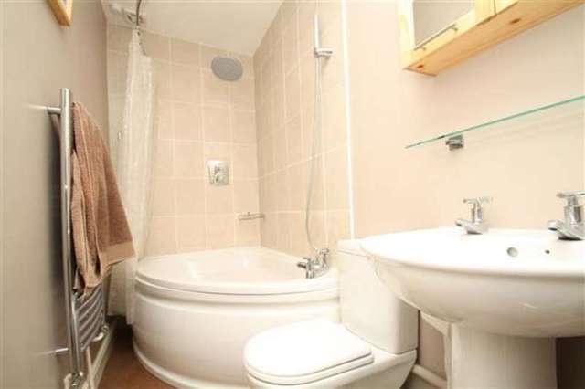  Image of 3 bedroom Terraced house for sale in Tarring Road Broadwater Worthing BN11 at West Worthing, BN11 4HA