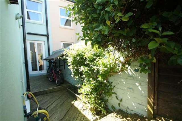  Image of 3 bedroom Terraced house for sale in Tarring Road Broadwater Worthing BN11 at West Worthing, BN11 4HA