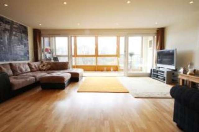  Image of 2 bedroom Flat for sale in Templeton Court Glasgow G40 at Glasgow Green Glasgow Birkwood, G40 1EF