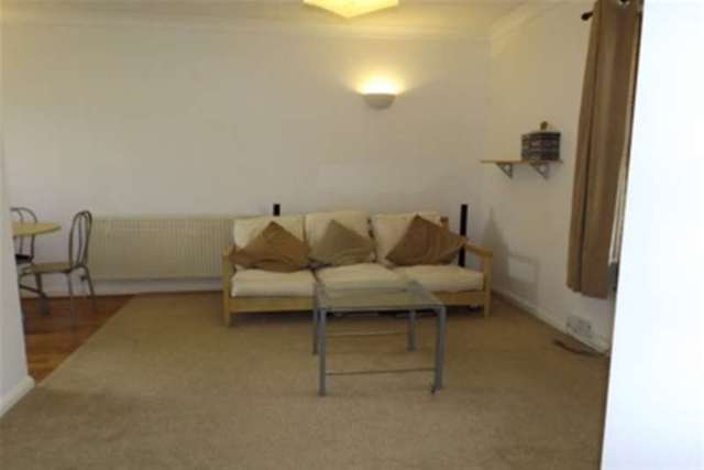  Image of 1 bedroom Flat to rent in Tennyson Road Worthing BN11 at Worthing, BN11 4BY