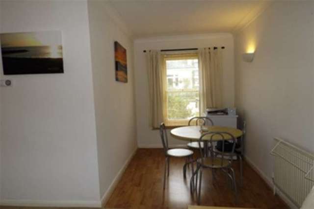  Image of 1 bedroom Flat to rent in Tennyson Road Worthing BN11 at Worthing, BN11 4BY