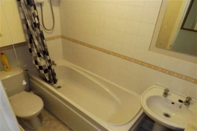  Image of 1 bedroom Flat to rent in Tennyson Road Worthing BN11 at Worthing, BN11 4BY