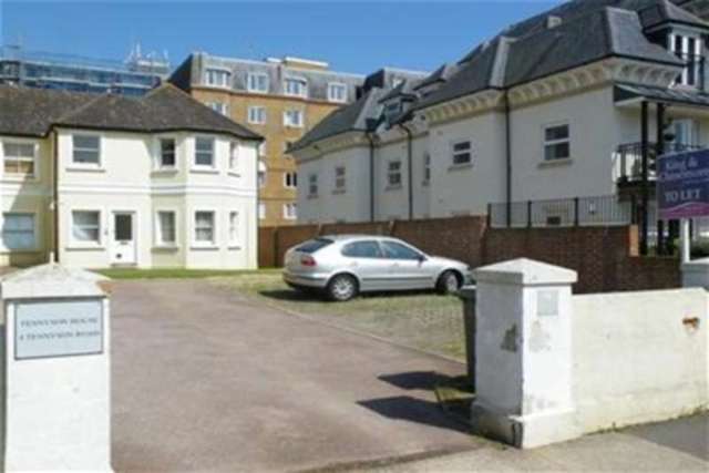  Image of 1 bedroom Flat to rent in Tennyson Road Worthing BN11 at Worthing, BN11 4BY