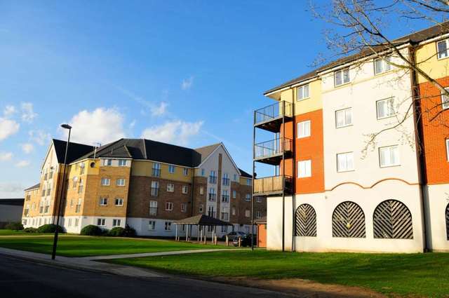  Image of 2 bedroom Apartment to rent in Pettacre Close London SE28 at Thamesmead West London, SE28 0AR
