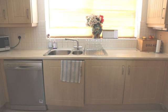  Image of 2 bedroom Apartment to rent in Pettacre Close London SE28 at Thamesmead West London, SE28 0AR