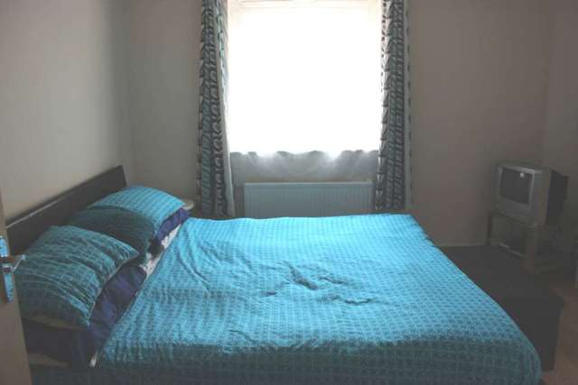  Image of 2 bedroom Apartment to rent in Pettacre Close London SE28 at Thamesmead West London, SE28 0AR
